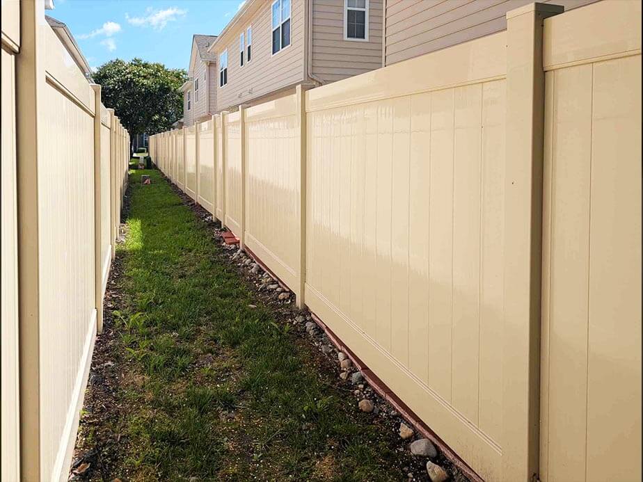 Virginia Beach, Virginia vinyl privacy fencing