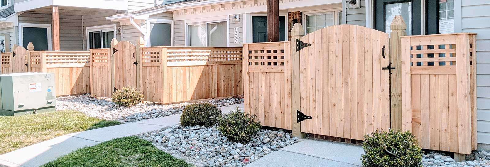 Custom-cedar-lattice-top-fence